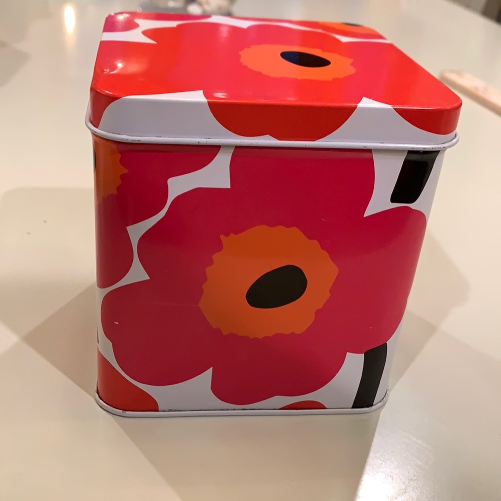 MARIMEKKO tin container with lid, Unikko